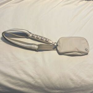 Lululemon Everywhere Crossbody Bag
